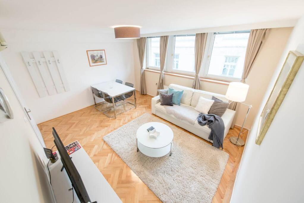 Venus Apartments - Renate Budapest Bagian luar foto