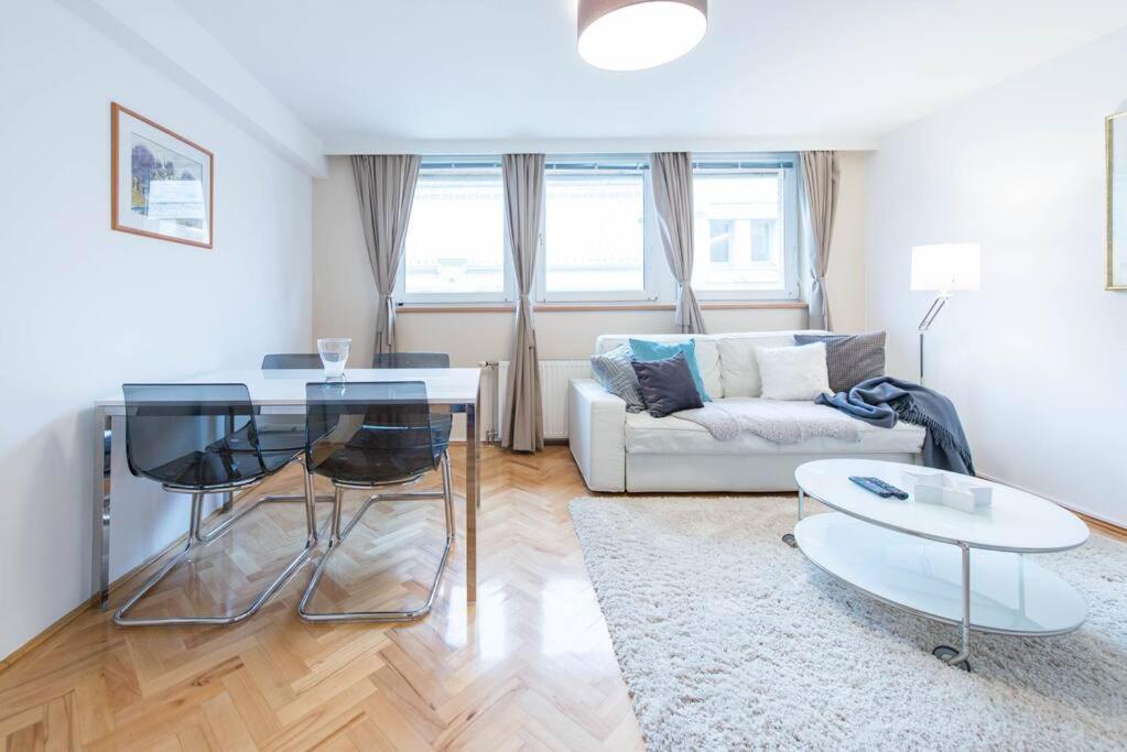 Venus Apartments - Renate Budapest Bagian luar foto