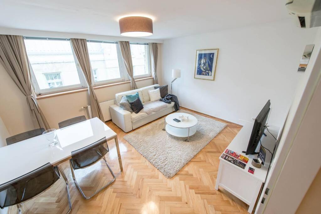 Venus Apartments - Renate Budapest Bagian luar foto